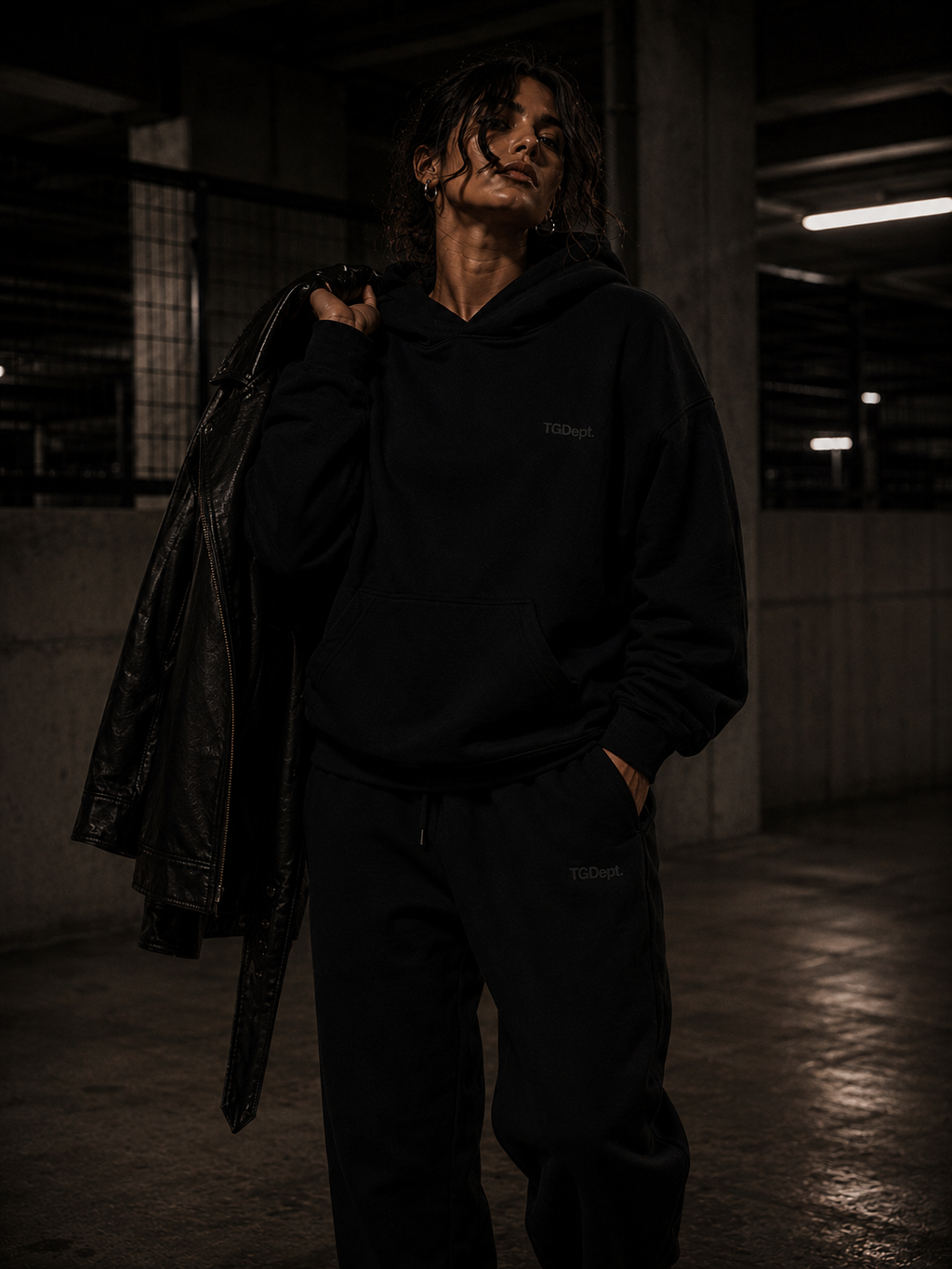 ECLIPSE BLACK - HOODIE SET - FOCUSED